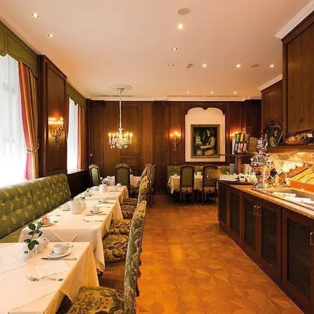 Hotel Living Mitte 4*