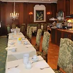 Living Mitte Hotel 4*