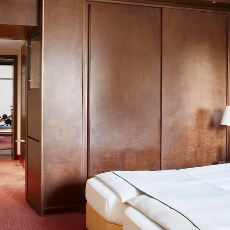 Living Mitte 4*