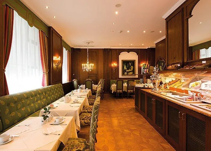 Hotell Living Mitte 4*