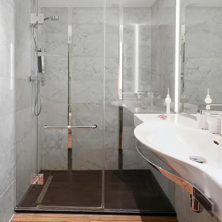 Living Mitte 4*