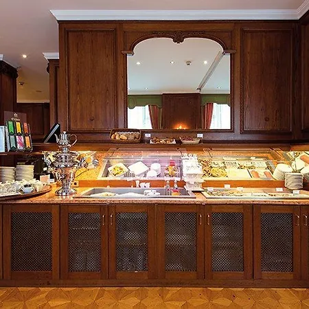 Living Mitte Otel 4*