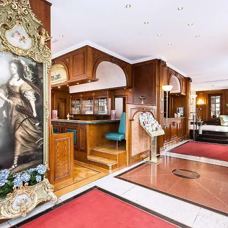 Otel Living Mitte
